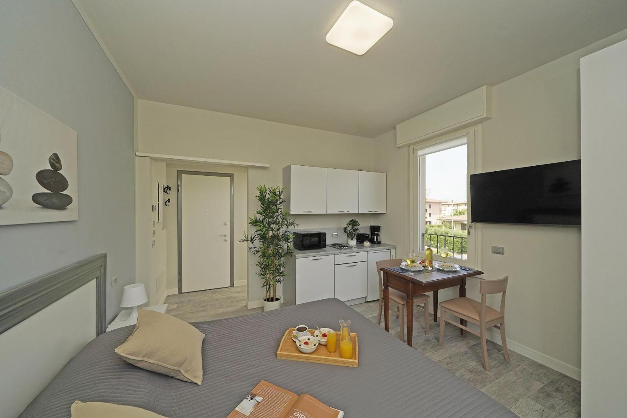 Villa Caterina Apartments By Wonderful Italy Desenzano del Garda Exterior photo