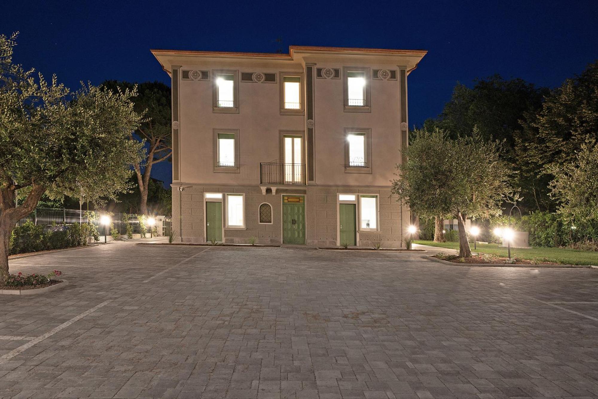 Villa Caterina Apartments By Wonderful Italy Desenzano del Garda Exterior photo