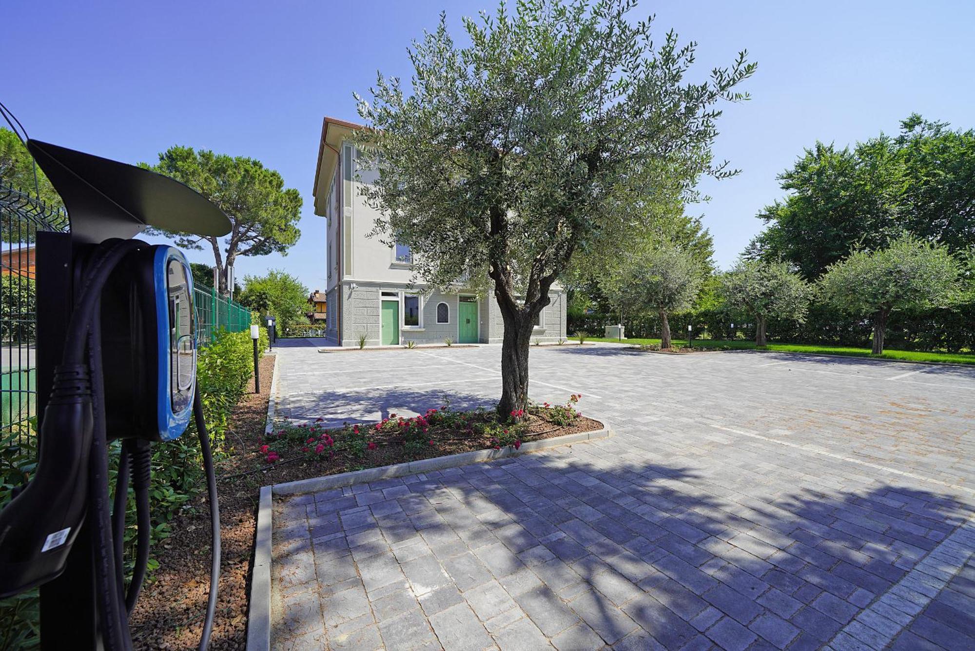 Villa Caterina Apartments By Wonderful Italy Desenzano del Garda Exterior photo